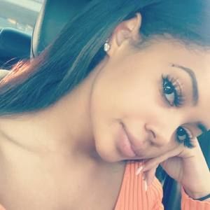 Meet your Posher, Simone